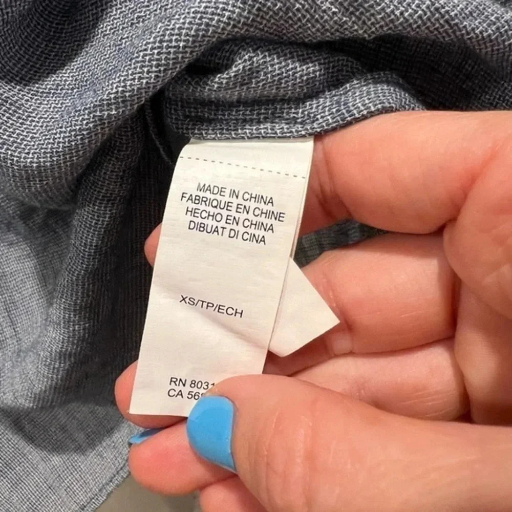 LUCKY BRAND Cold Shoulder‎ Chambray Top 2 for $22❇️ - Picture 5 of 7